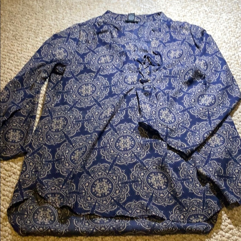Blouse with ties